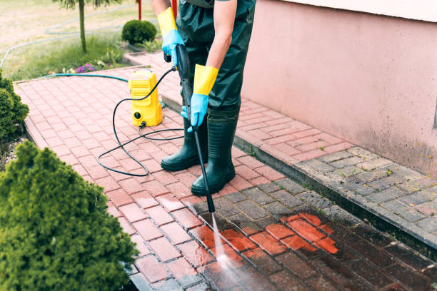 Best Pressure Washing Siding  in New Town, ND